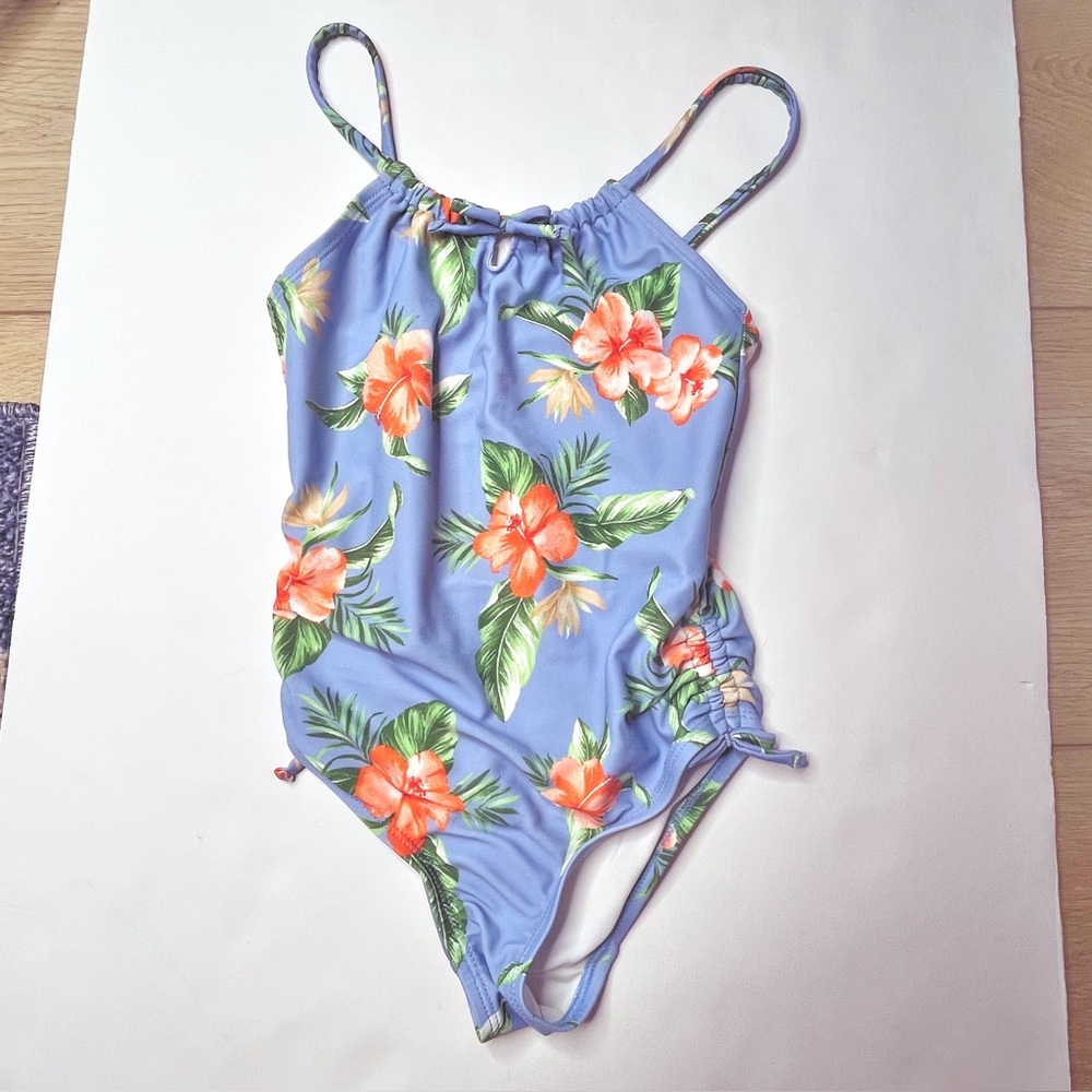 Girls Old Navy tropical one piece swimsuit. Size 6-7